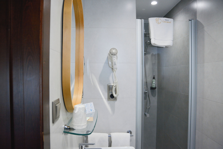 Bathroom 4, Hotel Costasol, Almería