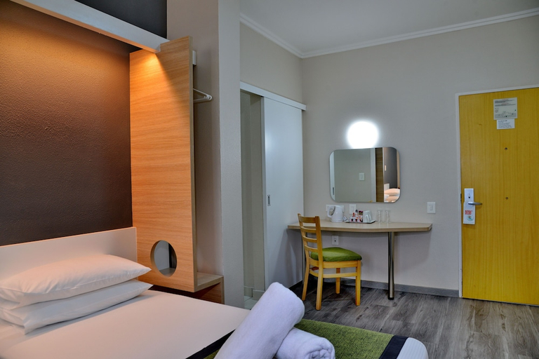 Bedroom 3, Road Lodge Umhlanga Ridge, eThekwini
