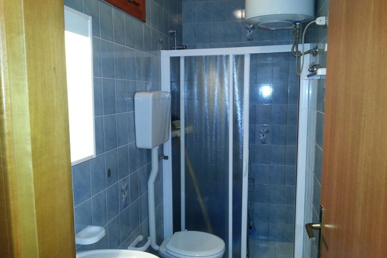 Bathroom 3, Beautiful sea front apartment with terrace and swimming pool, Venezia