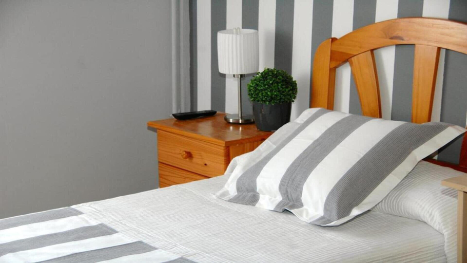 Bedroom 3, Hostal Cervantes, Madrid