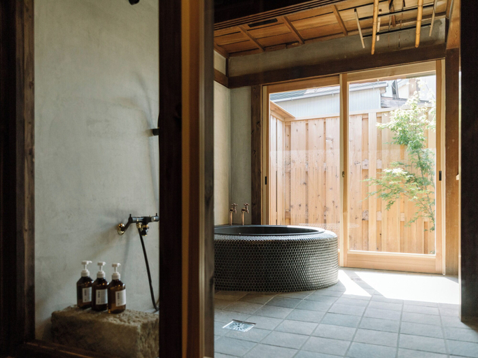 Bathroom 4, Kominka NOIE, Kushimoto
