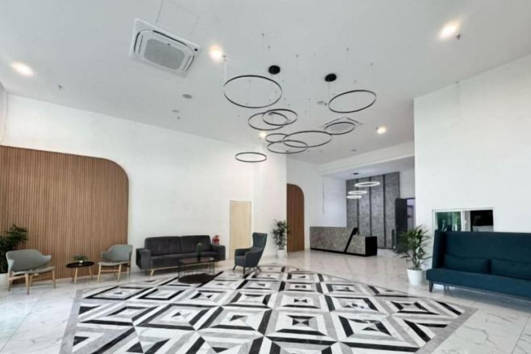 Lobby lounge