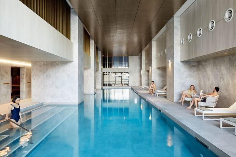 Indoor pool, A Stylish 3BR Apt with Harbour Views, FREE Parking, Melbourne