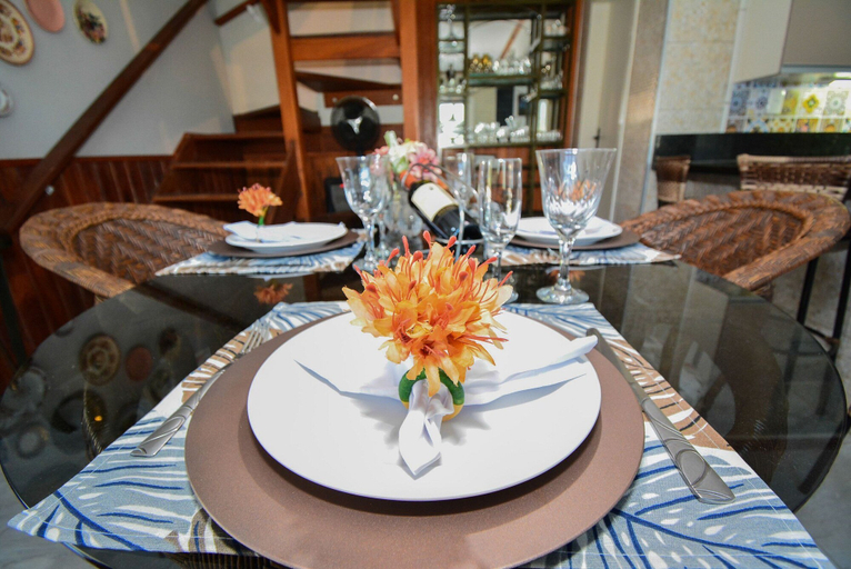 Dining 2, Ampla Casa com Piscina Ponta do Papagaio, Palhoça