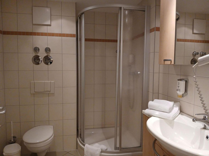 Bathroom 4, Elegant eingerichtete Ferienwohnung, Mecklenburgische Seenplatte
