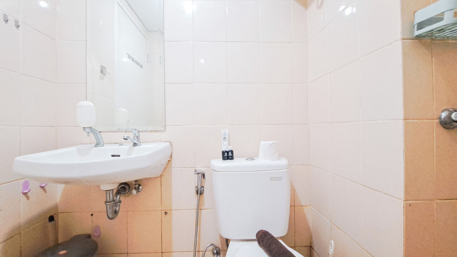 Bathroom 5, Standard 2Br At Parahyangan Residence Apartment, Bandung