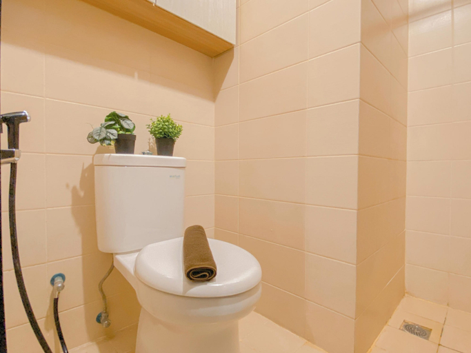 Bathroom 5, Comfortable 1Br At Belmont Residence Puri Apartment, West Jakarta
