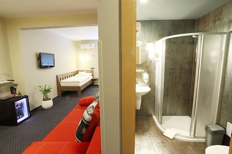 Bedroom 2, Apart Hotel Jablonec, Jablonec nad Nisou