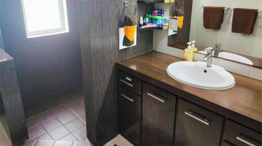 Bathroom 5, Lalaguna Villas Luxury Dive Resort & Spa, Puerto Galera