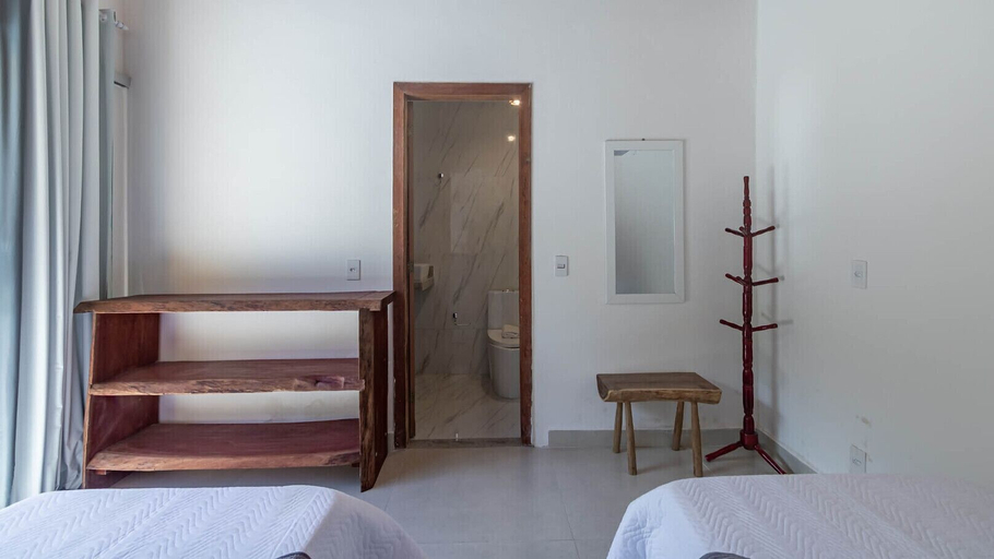 Room 3, Casa Pet-friendly em Cond com Piscina e 5 Su tes, Porto Seguro