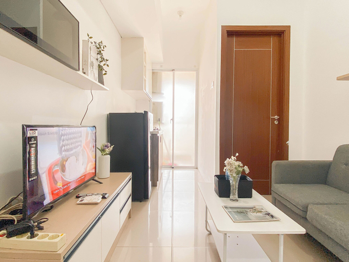 Living area, Chic 1Br Apartment At Vittoria Residence, West Jakarta