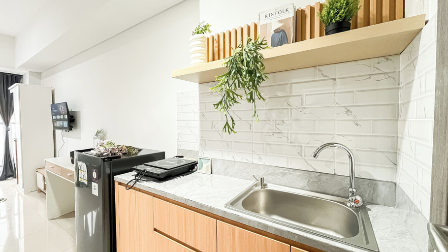 Private kitchen, Good Deal Studio At Apartment Tamansari Bintaro Mansion, Tangerang Selatan