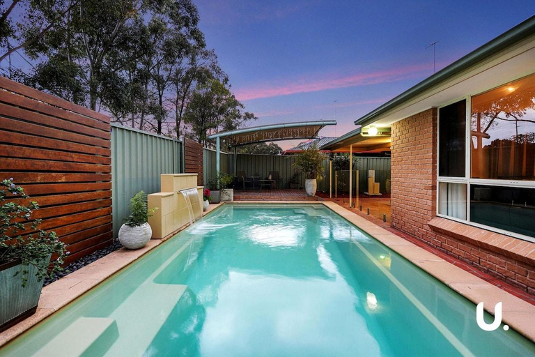 Sport & Beauty, 6 Bedroom House in Glenmore Park Sleeps 15 Pool Near Blue Mountains, Penrith, Penrith - West