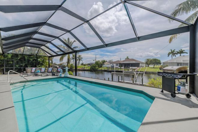 Indoor pool 2, Casa Blanca, Lee