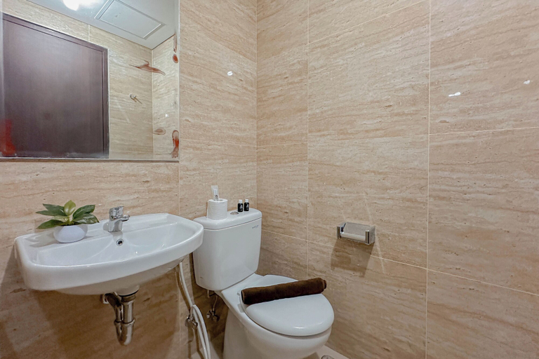 Bathroom 3, Simple Studio At The Trans Icon Surabaya Apartment, Surabaya