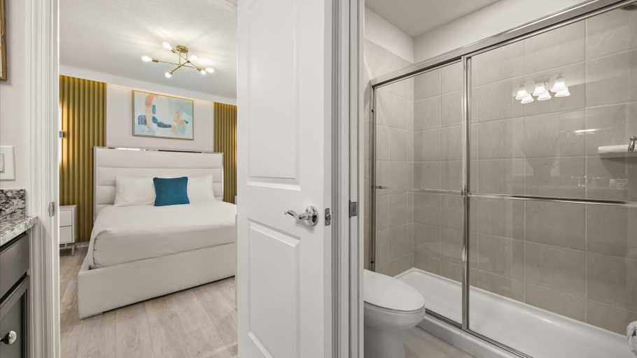 Room 2, Exquisite 10br Luxury Villa Pool Hot Tub Arcade, Polk