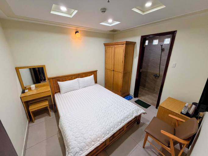Room 5, Khach San Hoang Tay, District 10