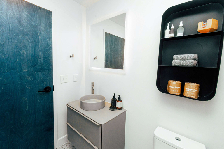 Room 3, Loft 301 The William - 3rd Ave Views - Carrigans, Jefferson