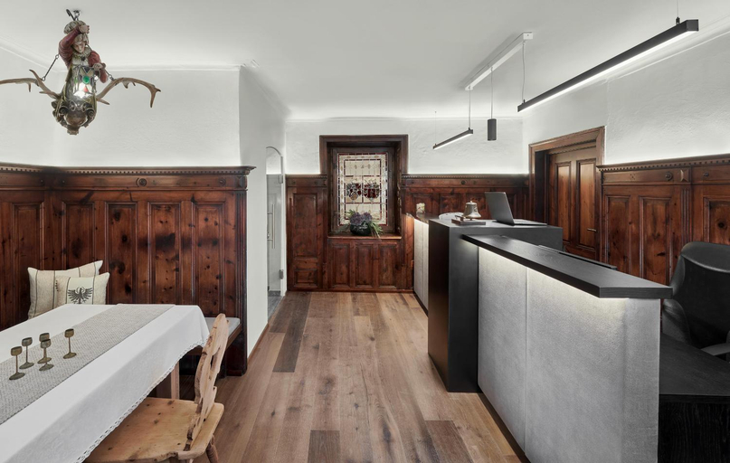 Bedroom 3, Hotel Schwarzer Adler Innsbruck, Innsbruck