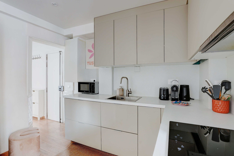 Private kitchen 4, Superb Apartment - 2BR - 4 P - Ivry-sur-seine, Val-de-Marne