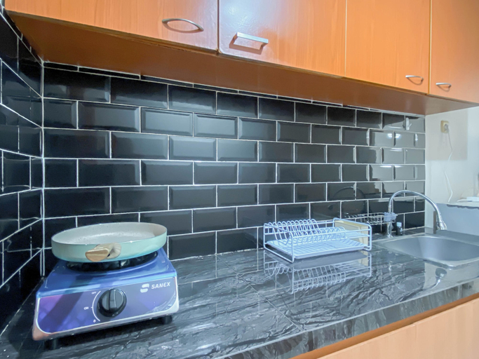 Private kitchen 2, Compact And Functional 3Br Apartment Grand Palace Kemayoran, Jakarta Pusat