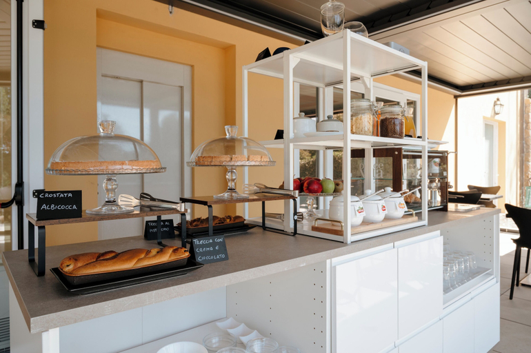 Breakfast buffet 4, Hotel with swimming pool in Riparbella, Pisa