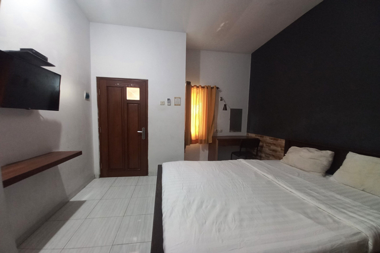 Room 4, Hotel O S_qyu Stay, Semarang