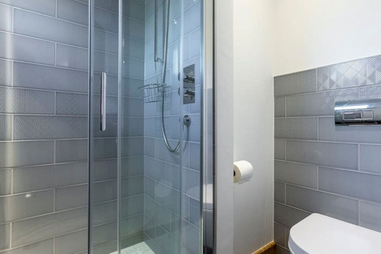 Room 4, 1 Bossiney House in Cornwall, Cornwall