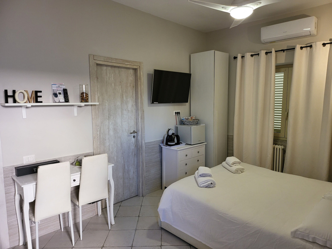 Bedroom 5, ALBACHIARA GUEST HOUSE, Roma