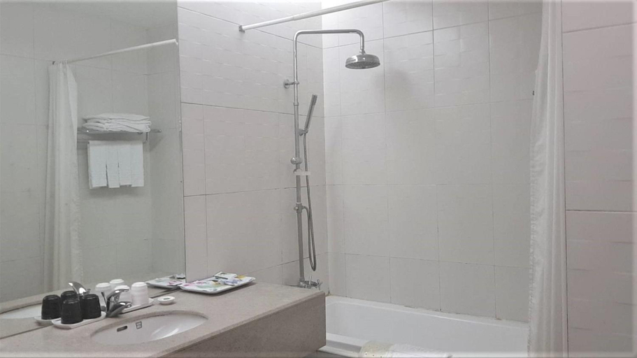 Bathroom 4, Kavalan Hotel, Yilan