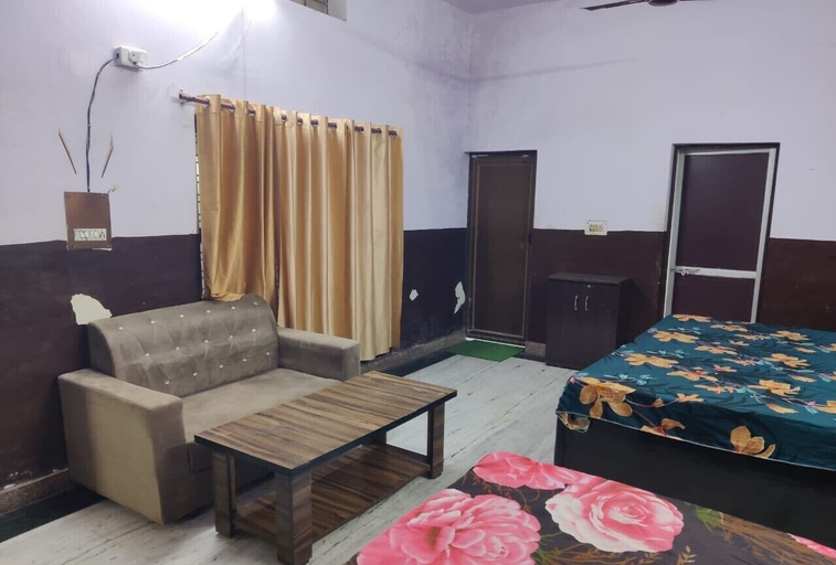 Room 2, RK Guest House, Kaushambi