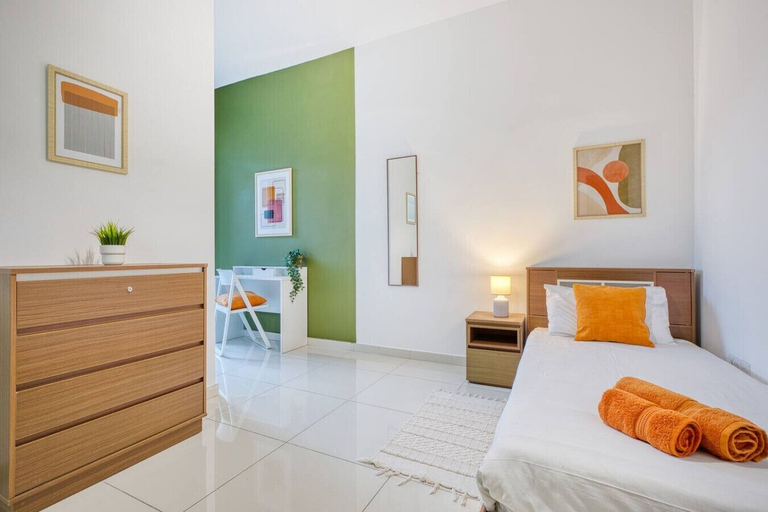 Room 4, Balluta View Mansions Rare Valley Bay Views, St Julian's