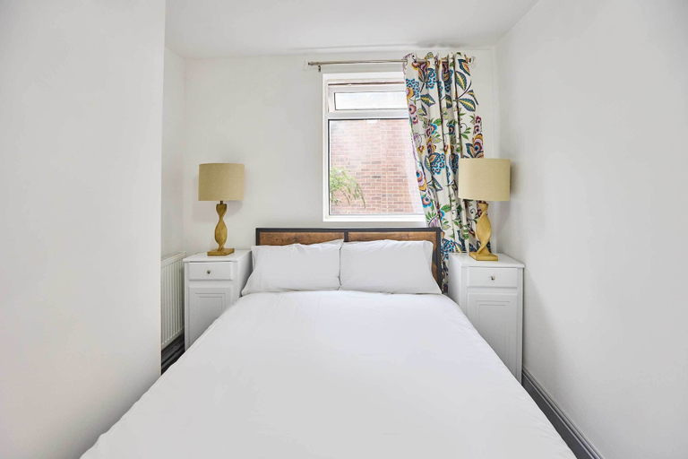 Room 5, Host Stay Emporium Apartment A, Nottingham