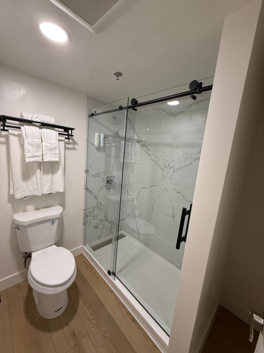 Bathroom 5, MainStay Suites Victorville - Hesperia, San Bernardino