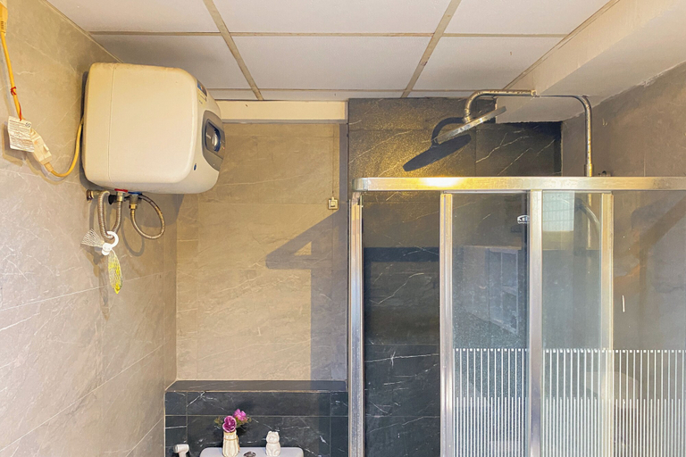 Bathroom 3, Stunning And Comfortable 2Br At The Wave Kuningan Apartment, Jakarta Selatan