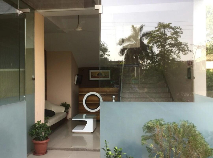 Others 3, Abhinav Hotel, Dewas