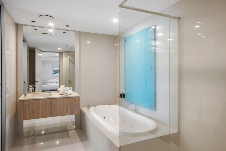Bathroom 4, Oceanview 2-Bed with Pool, Sauna, Gym Parking, Gold Coast