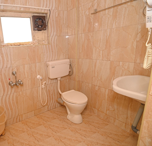 Bathroom 5, Hotel Vivek, The Nilgiris