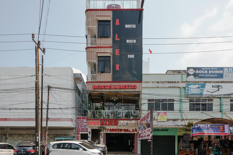 Exterior & Views 1, OYO 3420 Alex Hostel, Palembang