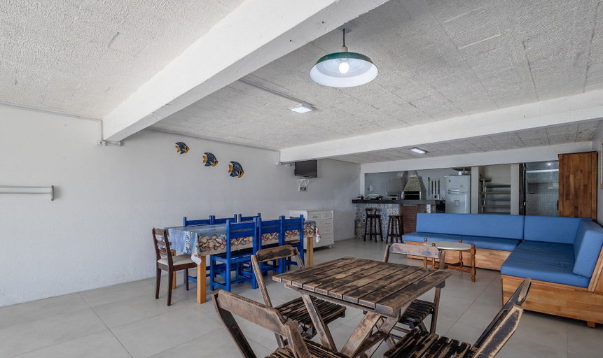 Dining, 3BR Beachfront House w/ BBQ Apc2200, Bombinhas