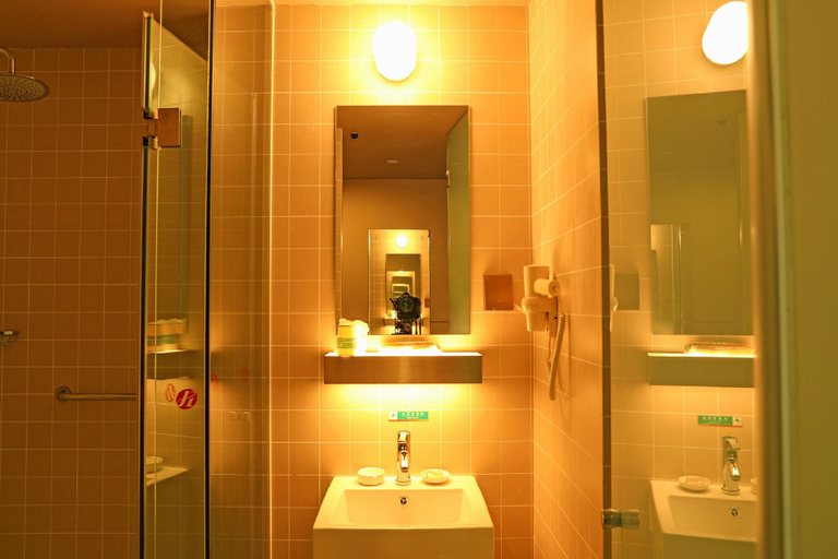 Bathroom 3, Jinjiang Inn Select Qingdao West Coast Coach Exhibition Center High-Speed Railway Station, Qingdao