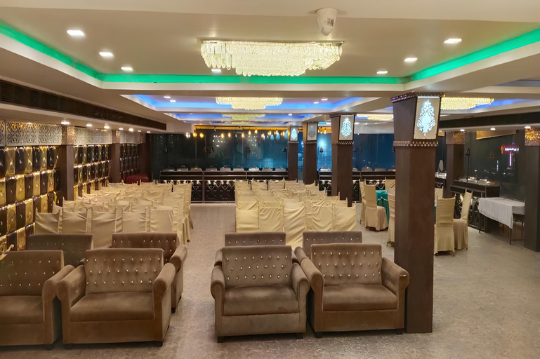 Food & Drinks, Hotel Red Carpet & Banquet, Gorakhpur