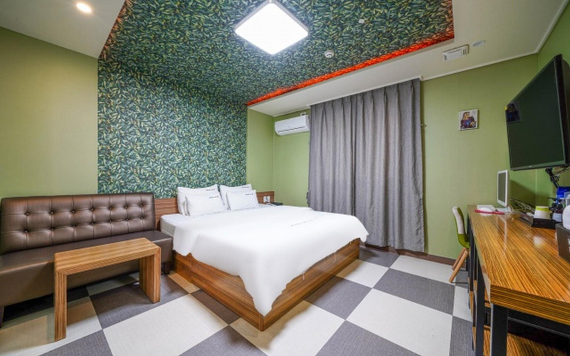 Bedroom 3, Gimhae Samgye Masil, Gimhae