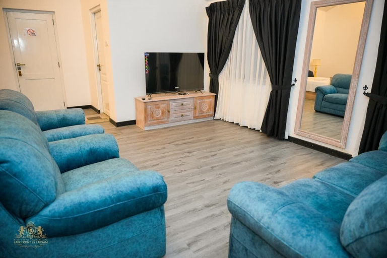Living area, King Castle Lake Front by LAKSAM, Nuwara Eliya