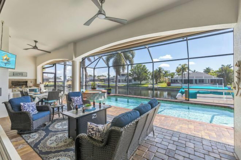 Indoor pool 2, Villa Pearl, Lee