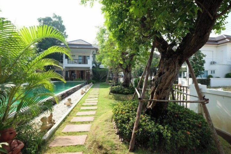 Garden, Standard Villa, Saraphi