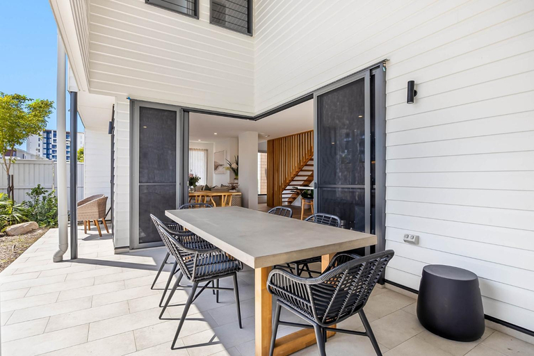 Others 4, Bokarina 3-Bed Stunning Home, Steps from Beach, Caloundra - Kawana