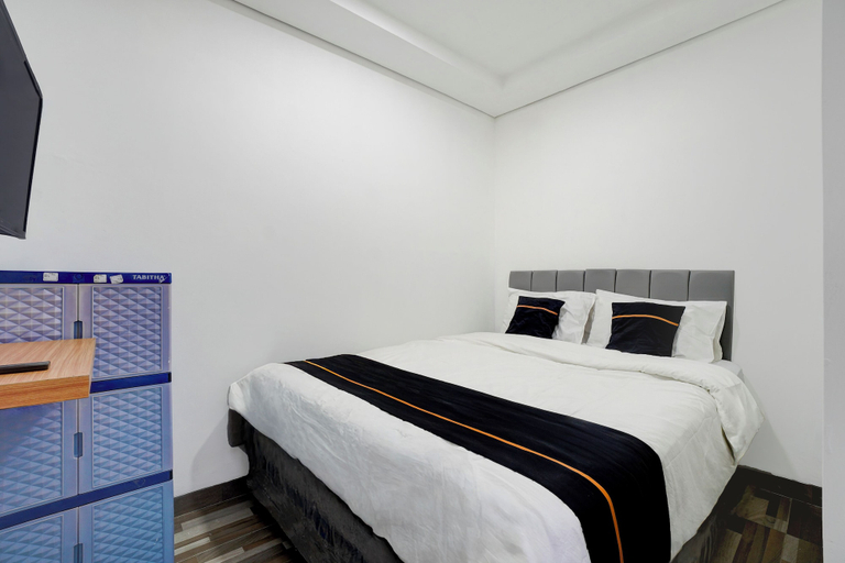 Room 4, Capital O 94914 Kemayoran Guest House, Jakarta Pusat