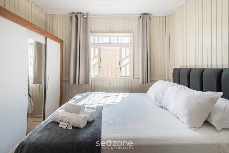 Room 5, House w/ Barbecue 600 m From the Beach Nus0636, Piçarras