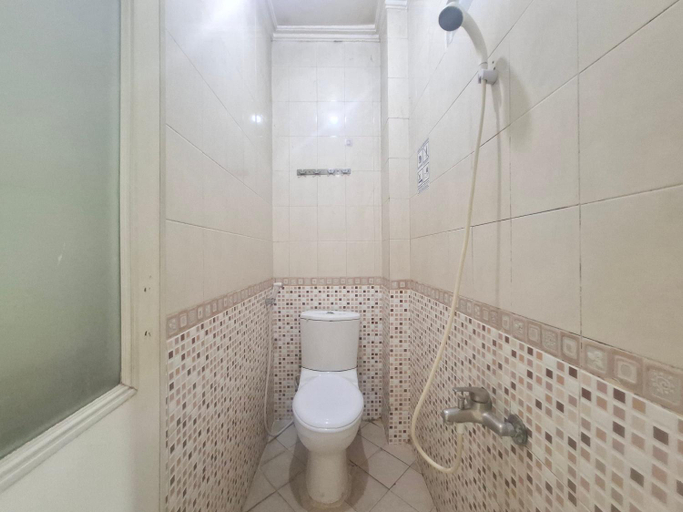 Bathroom 3, Tamastu Hotel Fortuna Jatiwaringin, Bekasi